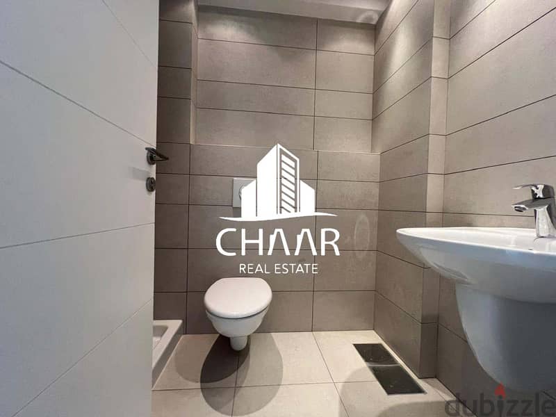 R1850 Office for Sale in Achrafieh 7