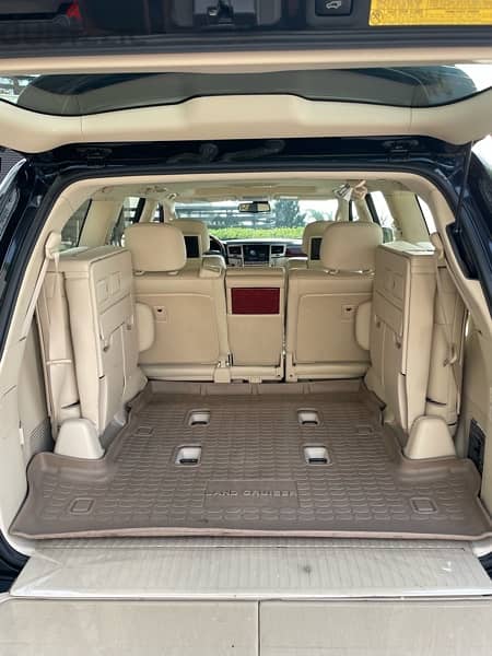 Lexus LX570S 2015 like new, one owner. 9
