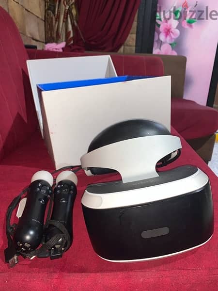 psvr with 2 controllers and a game 1