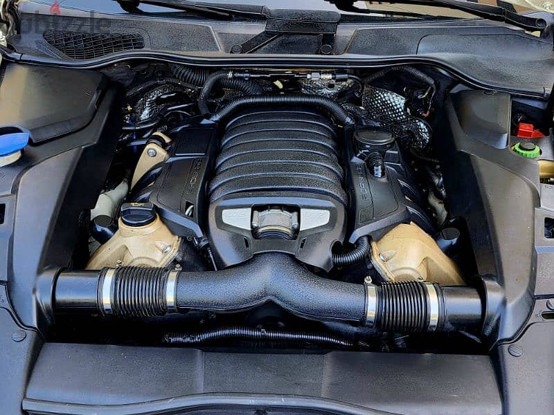 PORSCHE CAYENNE S V8 4WD GTS SPECS CHRONO PACK 2011 شبه جديد 19