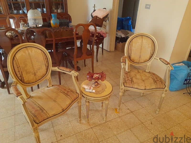 I'm traveling from Lebanon and I'm selling my whole furniture. 0
