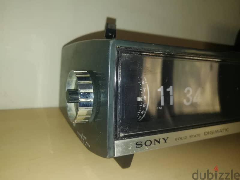 Vintage  1973 Sony Solid State  Digimatic Japan Flip Clock tuner Alarm 1