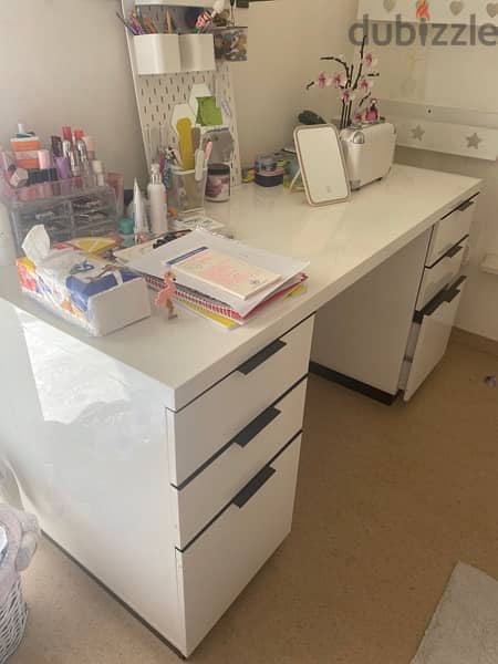 white desk with 6 drawers 2