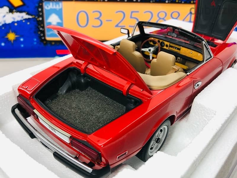 1/18 diecast full opening Autoart Fiat 124 Spider Rosso Corsa Red 6