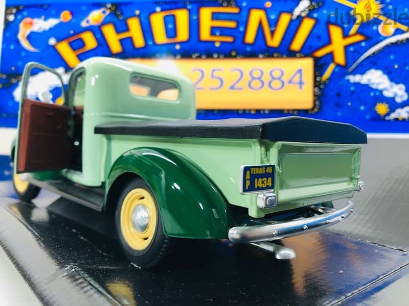 1/18 diecast Chevrolet Pick-Up made in France by Solido Full opening 4