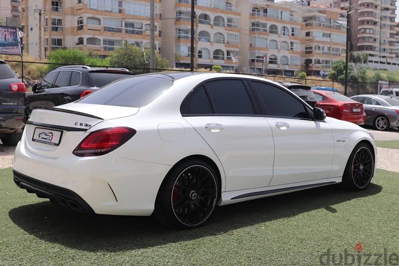 mercedes c63s 2016 73000 mill in a very good condition 8