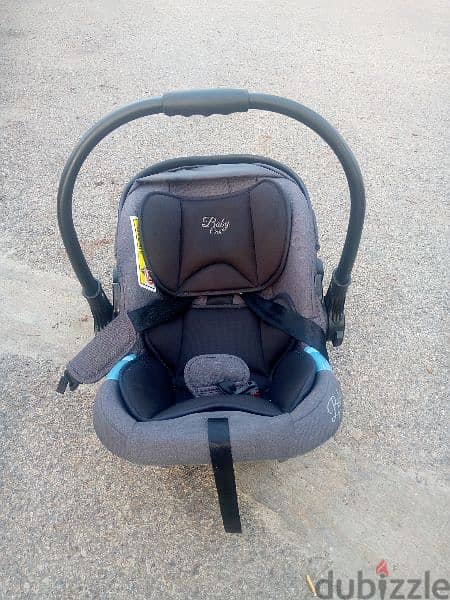 بيع كرسي السيارة للطفل من ٠ ل ٦ أشهر مستعمل ٤ أشهر شبه جديد 1