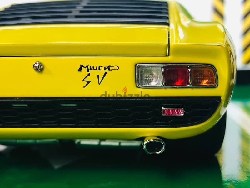 1/18 diecast Autoart full opening. Lamborghini Miura Glow Yellow 14