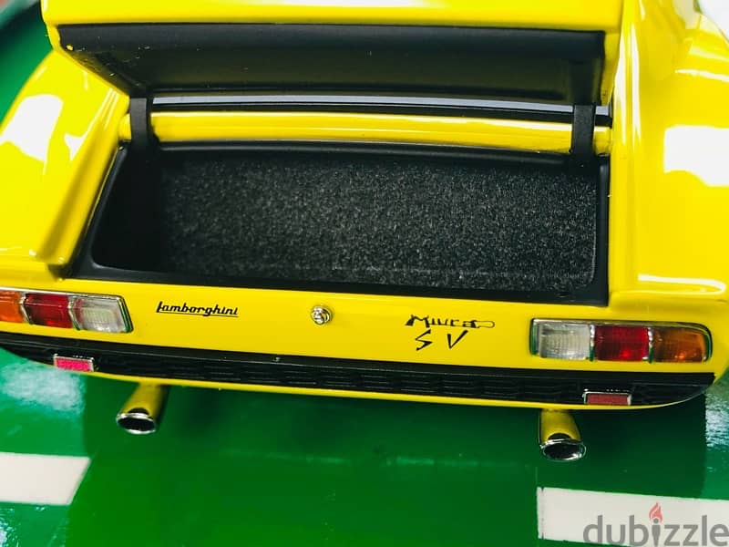 1/18 diecast Autoart full opening. Lamborghini Miura Glow Yellow 15