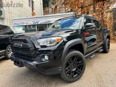 Toyota Tacoma red off road  2020 0