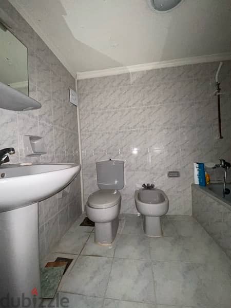A 3 bedroom apartment for rent in Zalka. 9