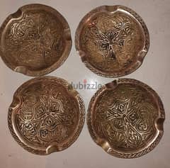 4 copper ashtrays 0