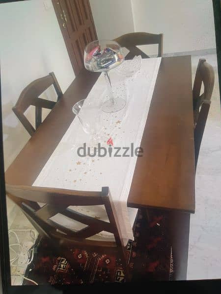 table with 4 chairs 1