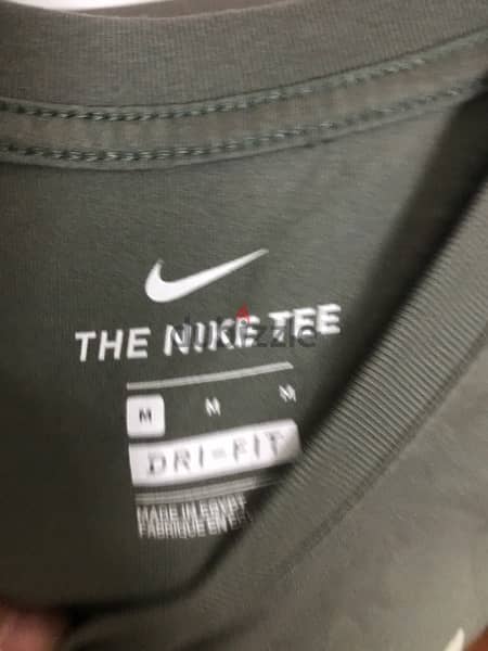 nike dry fit size m oily color 1