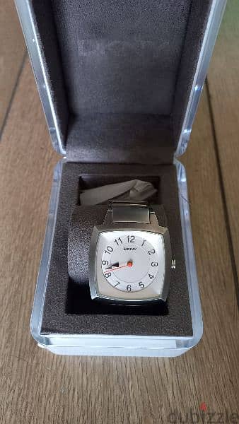 DKNY watch 0
