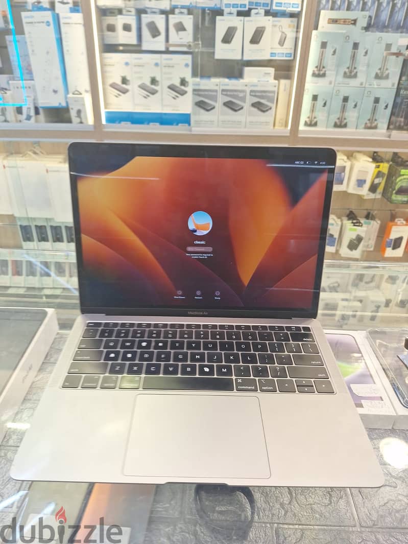 used macbook air 2019 13" 8/128  cor i5  cycle count 238 1