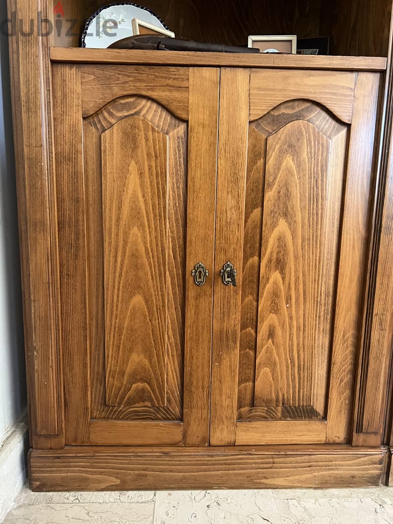 Solid wood floor-to-ceiling cabinet 2