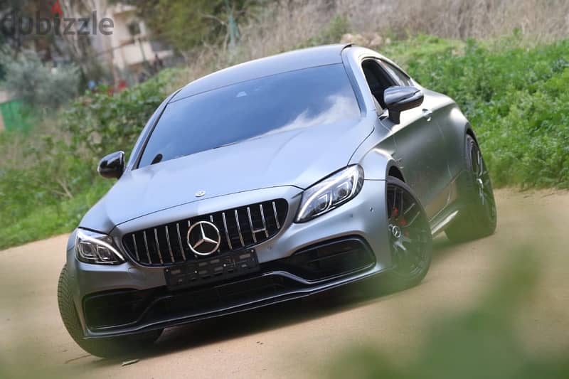 Mercedes-Benz C63s AMG Coupe 1