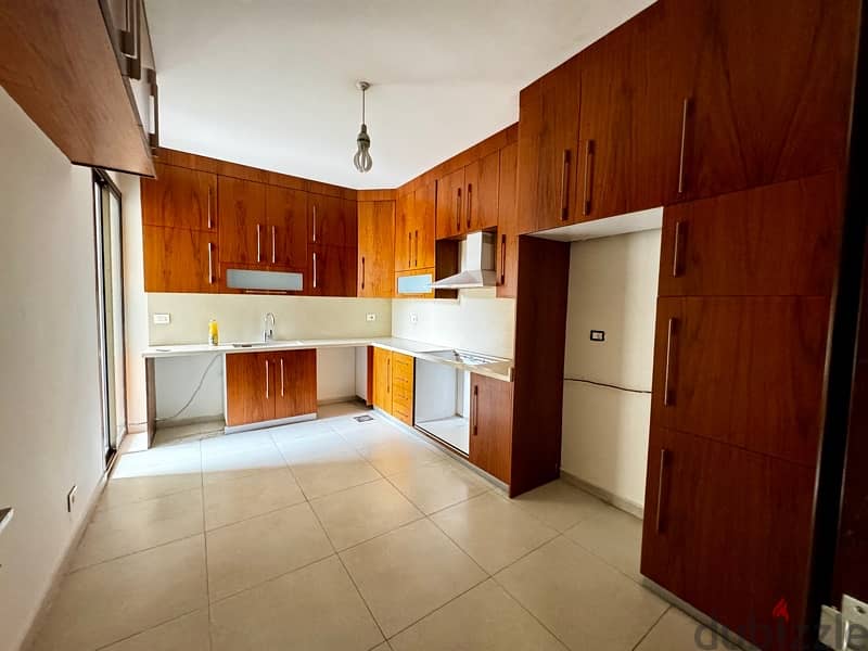 Spacious Apartment FOR RENT in Jdaideh شقة للإيجار في الجديدة 2