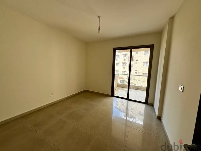 Spacious Apartment FOR RENT in Jdaideh شقة للإيجار في الجديدة 10