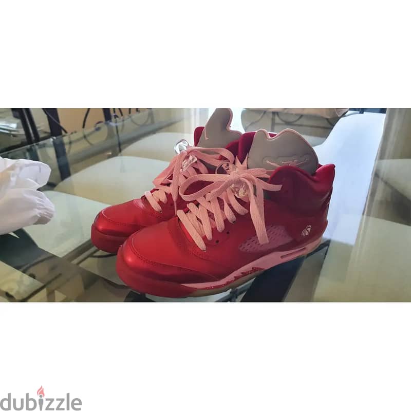 Jordan 5 Retro "Valentines Day". Retails at $500+ on StockX 1