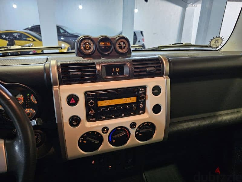 2015 Toyota FJ Cruiser Company Source & Maintenance BUMC Like New! 15