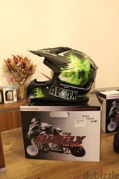 Awax cross helmet . 70$ 0