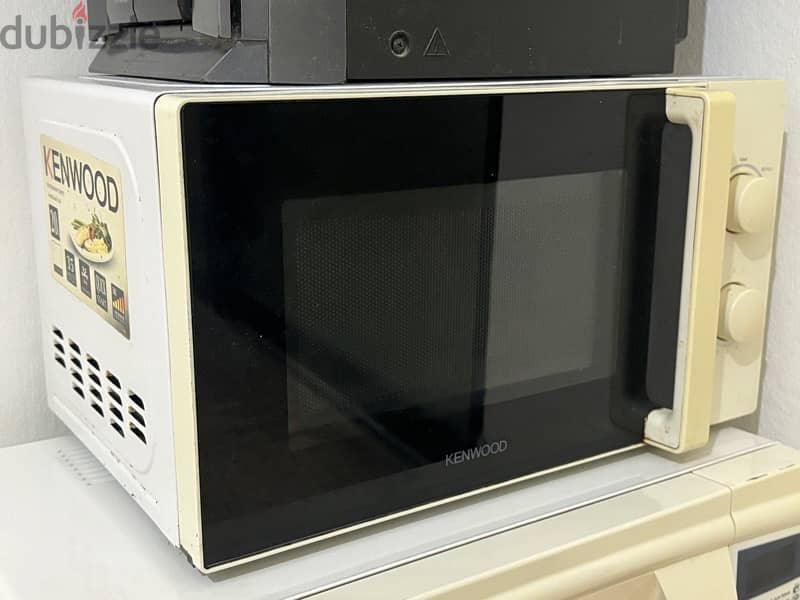 2 microwaves in good condition 1