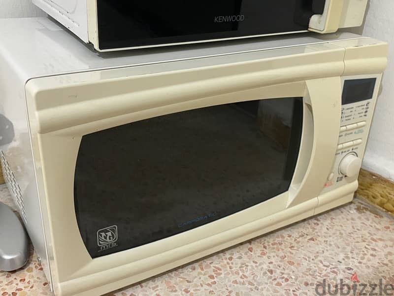 2 microwaves in good condition 2