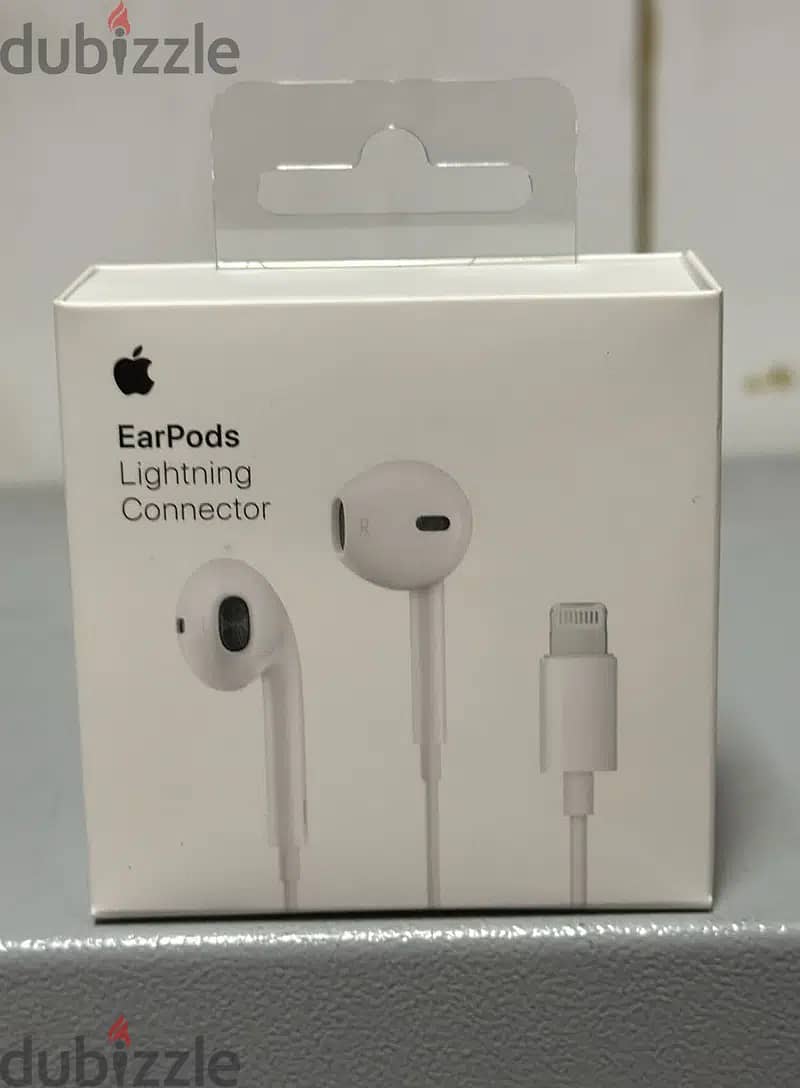 Apple EarPods lightning connector 0