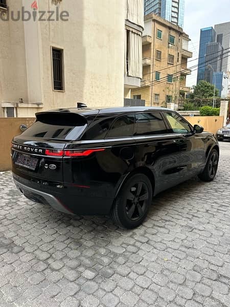 Range Rover Velar P 250 2019 black on black (company source) 4