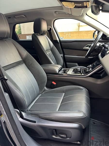 Range Rover Velar P 250 2019 black on black (company source) 7