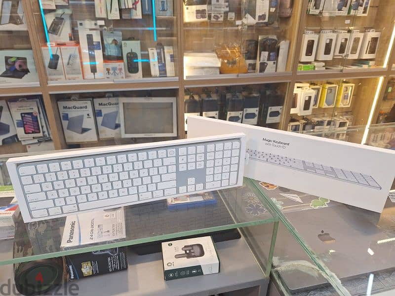 Super clean used Magic Keyboard with touch id and best price 0