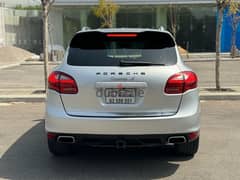 2012 Porsche Cayenne v6