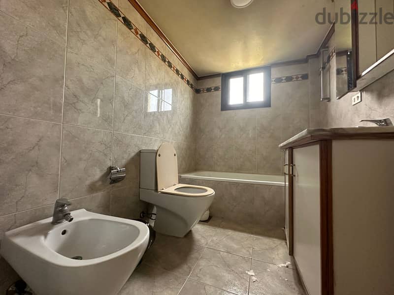 Apartment for Sale in Jdeideh شقة للبيع في جديدة 11