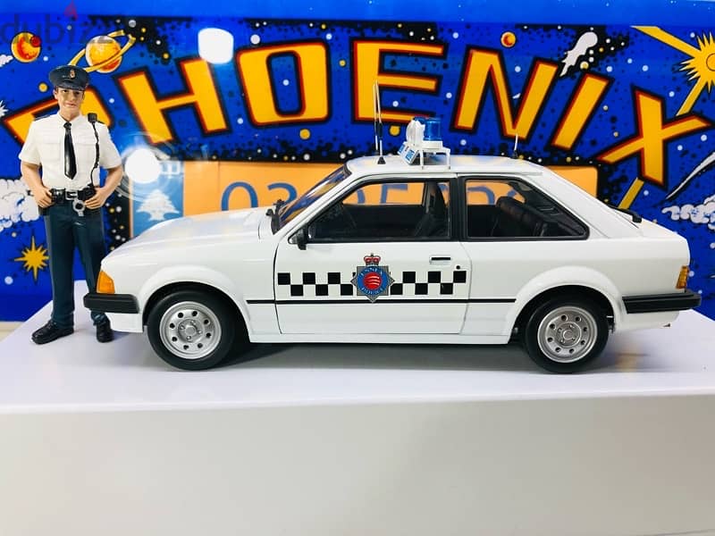 1/18 diecast full opening Ford Escort 1.1 UK Police LIMITED 999 pieces 8
