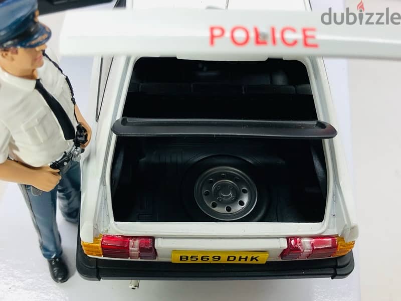 1/18 diecast full opening Ford Escort 1.1 UK Police LIMITED 999 pieces 13