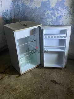 mini fridge 0