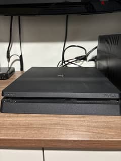 ps4 console, used, everything works well but the CD Input makes sounds