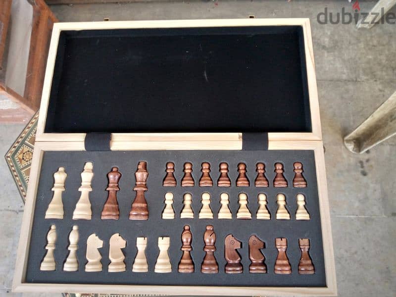 طاولة شطرنج خشب مبطن 3