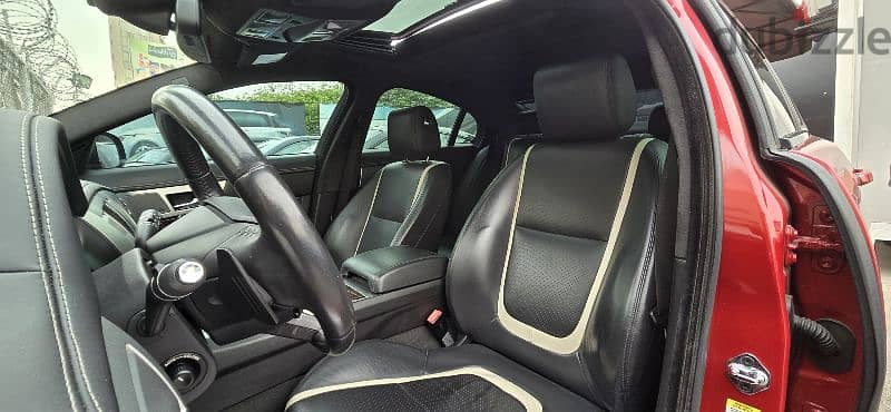 Jaguar XF 3.0 4WD 2015 Full options luxury package tiptronic sunroof 7
