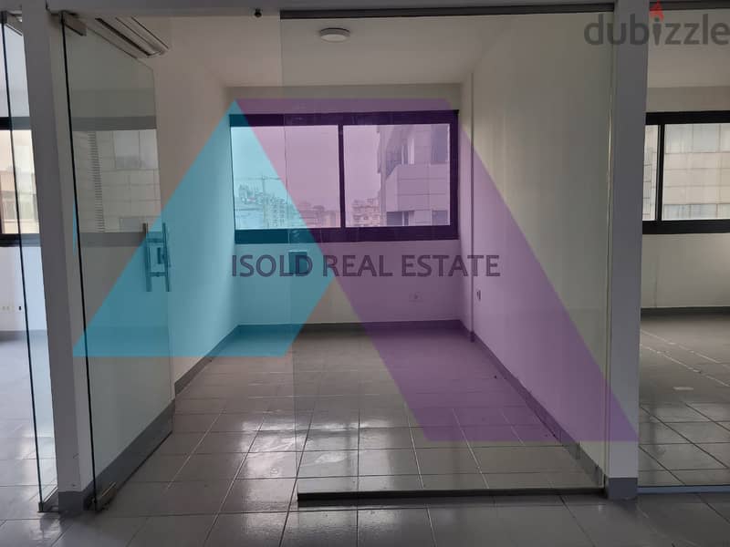 A 120 m2 office in a commercial center for rent in Bauchrieh 3