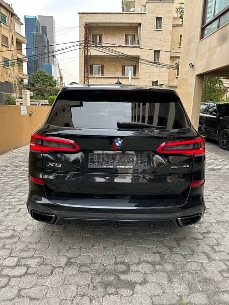 BMW X5 x-drive 40i M-package 2020 black on black (CLEAN CARFAX) 5