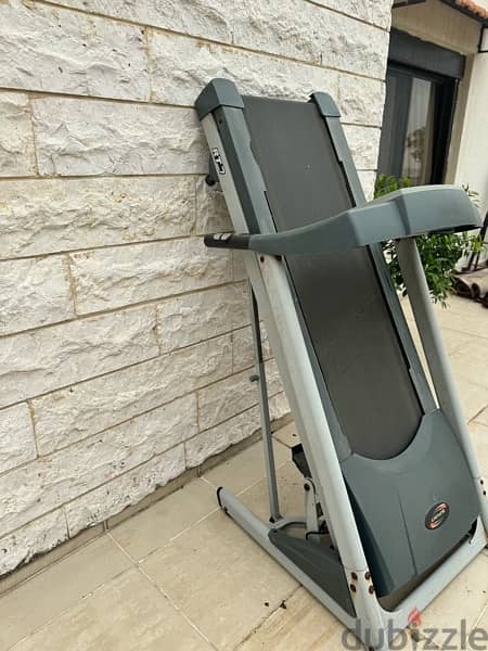 spirit RT7 cardio treadmill 1