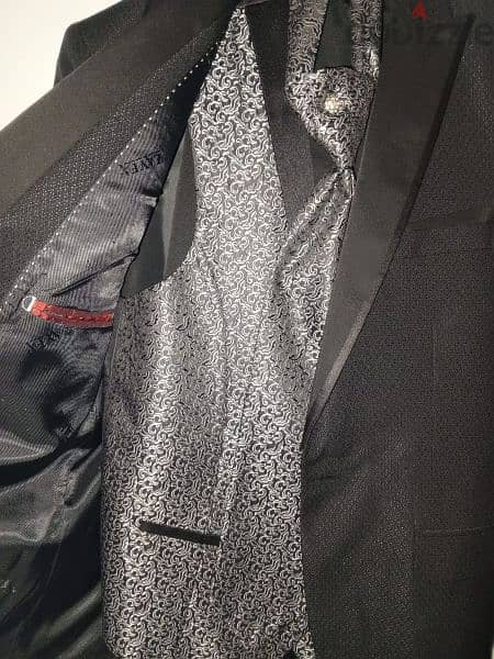 4 PIECE SUIT (Blazer,Vest,Tie and Pant) 4