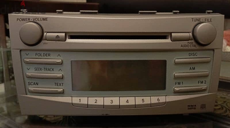 Toyota Camry OEM FM Radio CD Player 11815. Very clean. . . 1