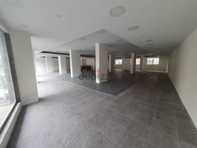 SHOWROOM FOR RENT IN HAMRA غرفة عرض للإيجار في الحمرا