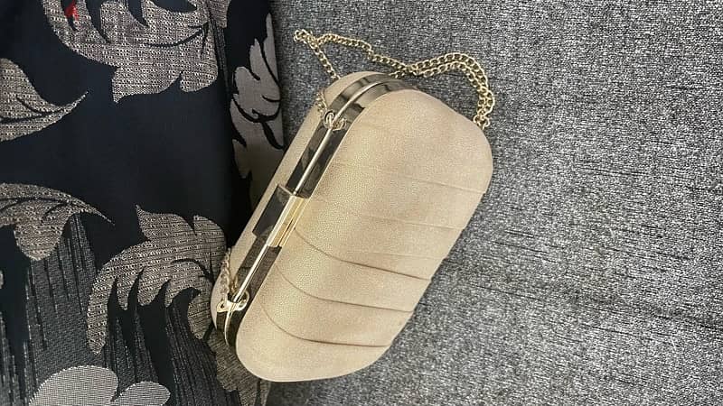 Gold Clutch with Chain 4