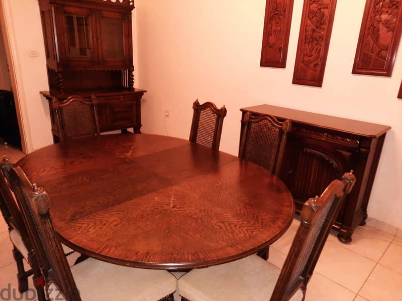 Dining room table with chairs. Antique Spanish wood. 3
