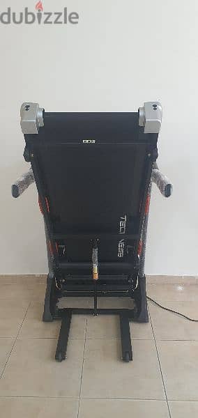 TECHNESS Treadmill 2.5HP With Automatic Incline Carry Up to 110KG 6